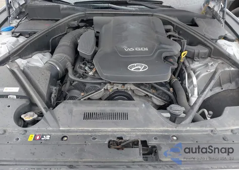 2016 Hyundai Genesis 3.8 z USA, uszkodzony, nr VIN KMHGN4JE8GU138496